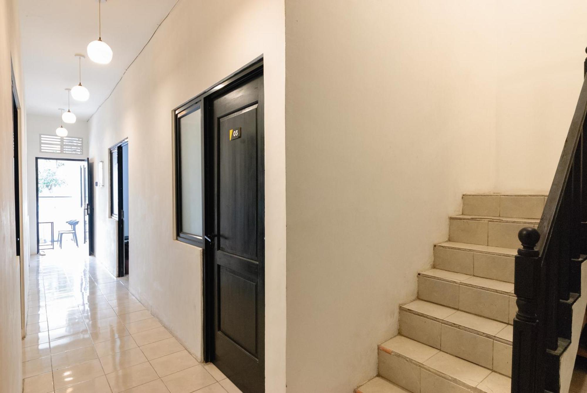Reddoorz At Flamboyan Harapan Indah Ξενοδοχείο Μπεκάσι Εξωτερικό φωτογραφία