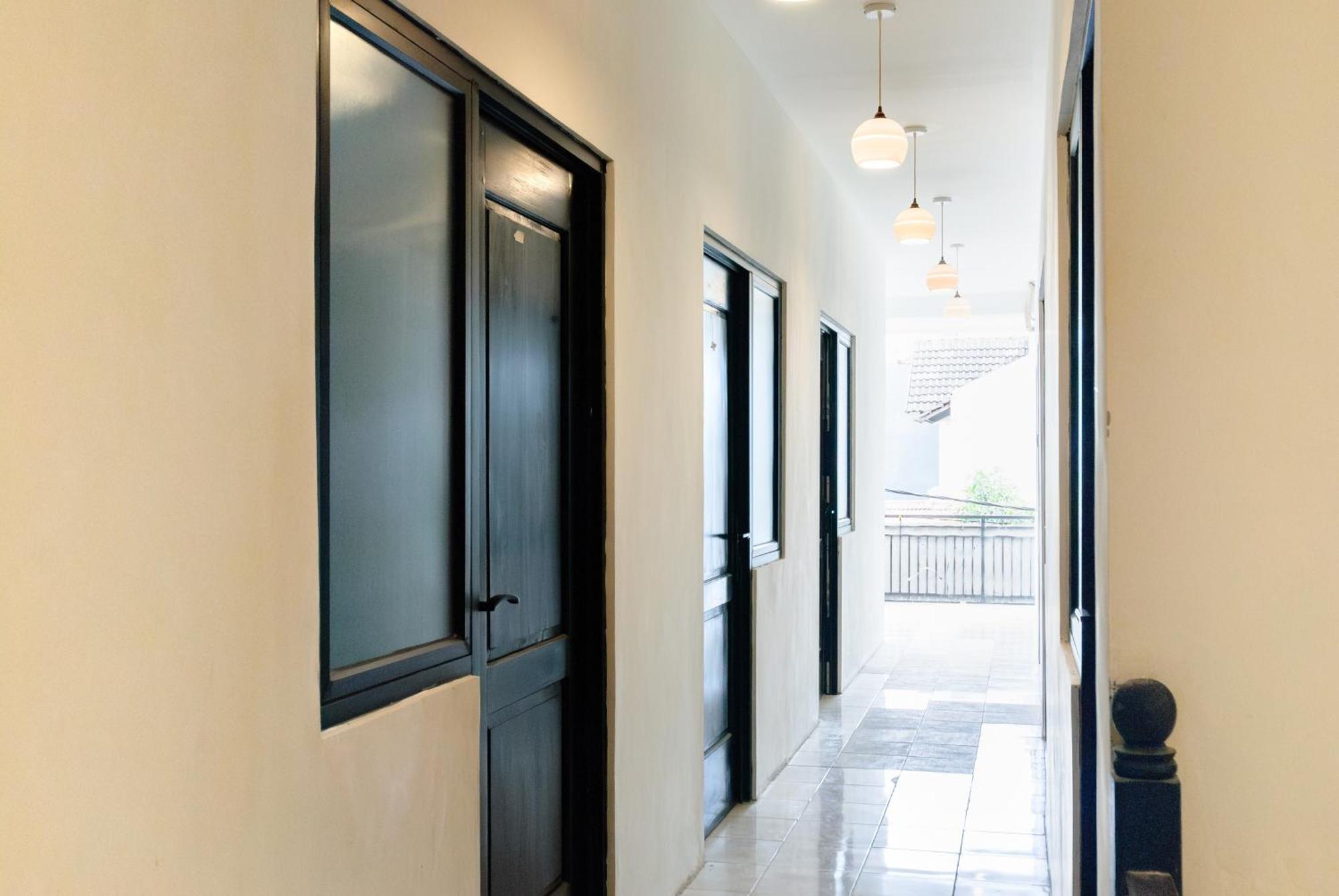 Reddoorz At Flamboyan Harapan Indah Ξενοδοχείο Μπεκάσι Εξωτερικό φωτογραφία