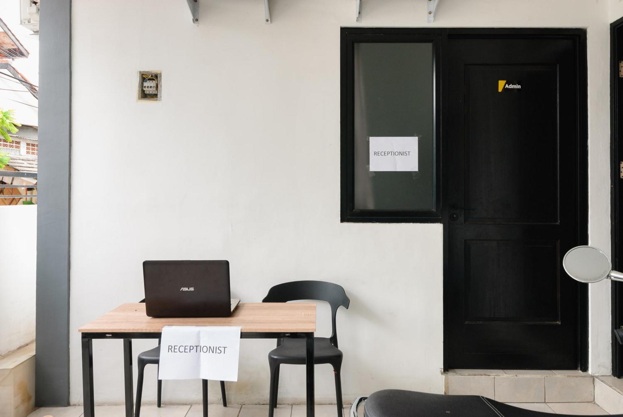 Reddoorz At Flamboyan Harapan Indah Ξενοδοχείο Μπεκάσι Εξωτερικό φωτογραφία