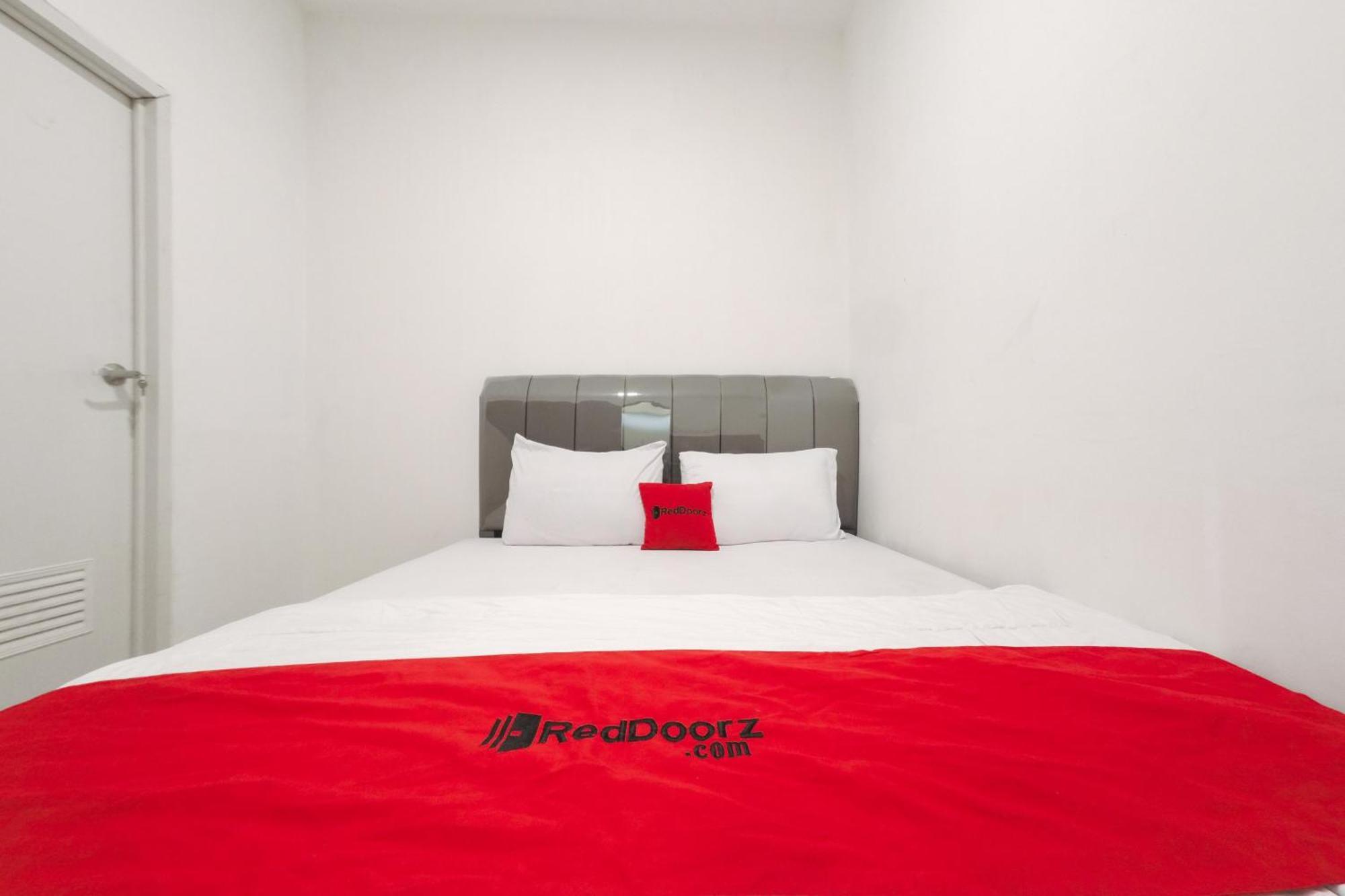 Reddoorz At Flamboyan Harapan Indah Ξενοδοχείο Μπεκάσι Εξωτερικό φωτογραφία