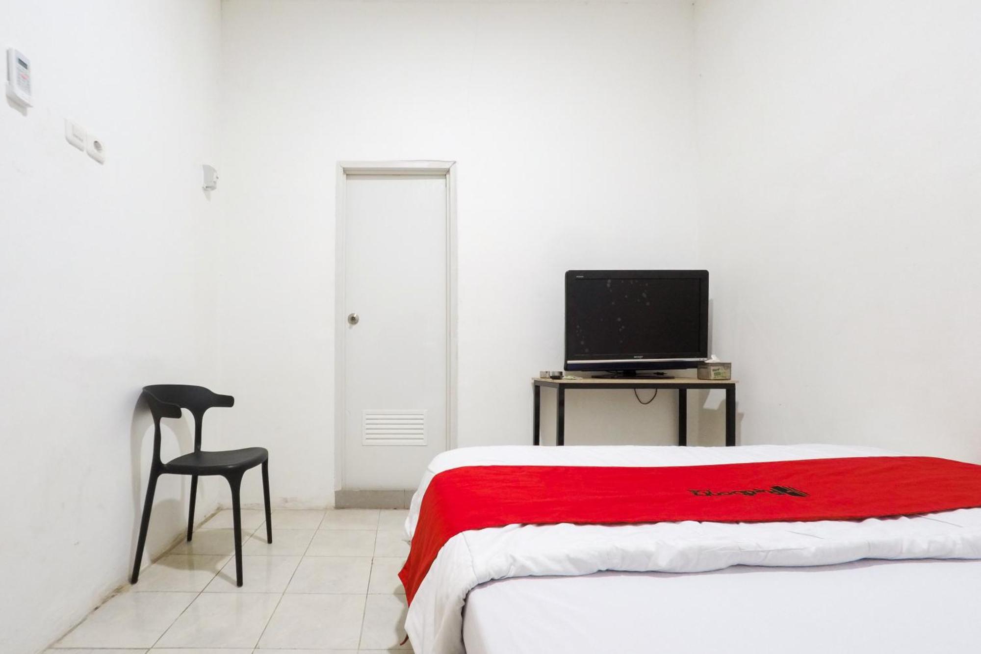 Reddoorz At Flamboyan Harapan Indah Ξενοδοχείο Μπεκάσι Εξωτερικό φωτογραφία